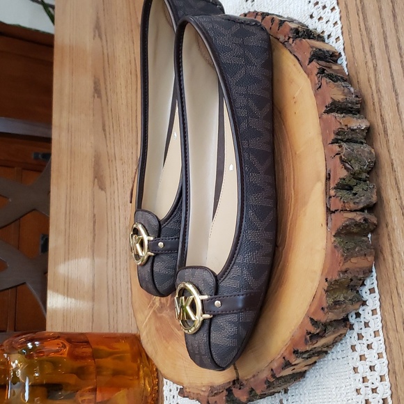 Michael Kors Flats SIZE 9.5 - Picture 8 of 8